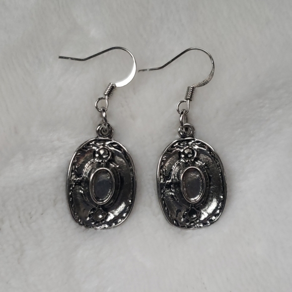 Jewelry - Cowboy hat earrings